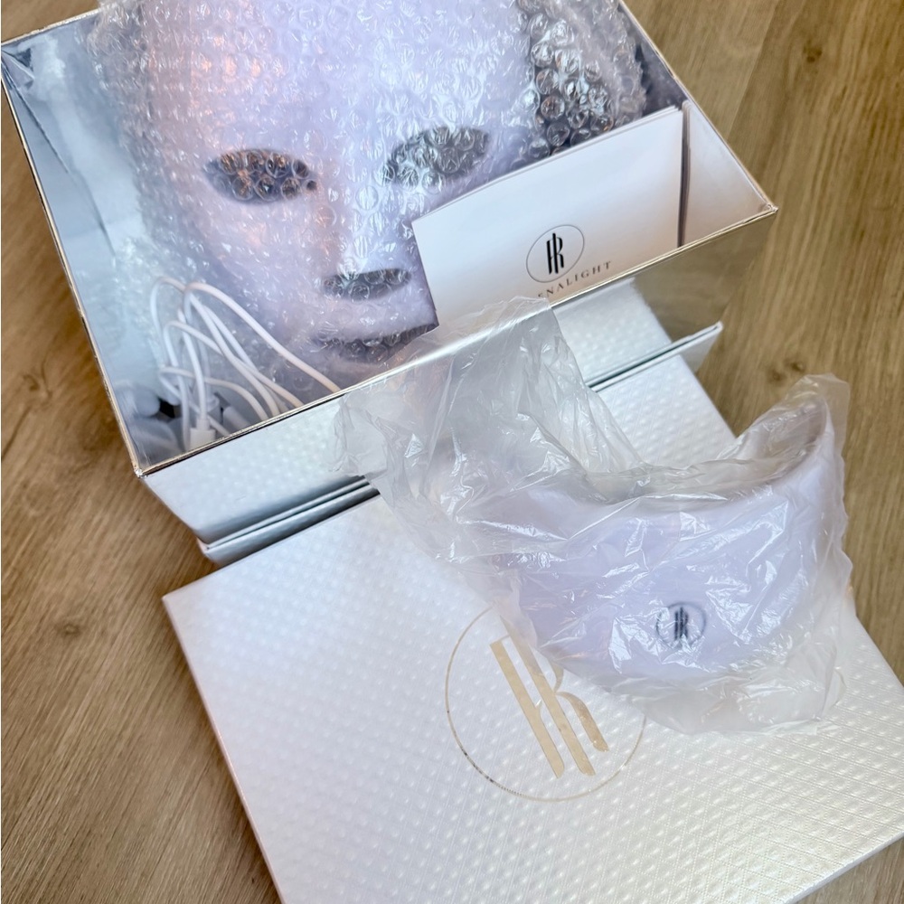 LED Light Therapy Mask